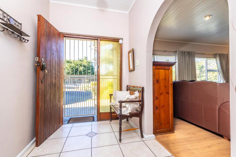 5 Bedroom Property for Sale in De La Haye Western Cape